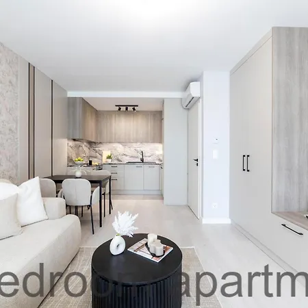 Buda Side Luxury 3-4-5 Apartman *